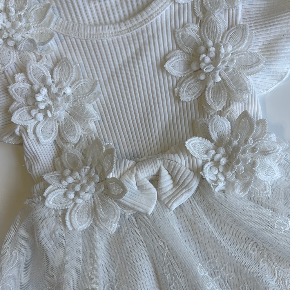 White Floral Lace Baby Romper Baptism Wedding Special Occasion Size 18-24 months - Picture 3 of 4
